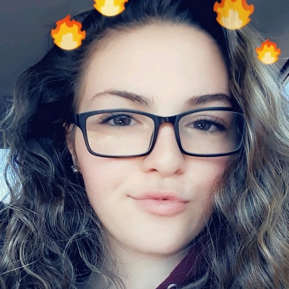 Meet your Posher, Alexandra - Picture 1 of 1